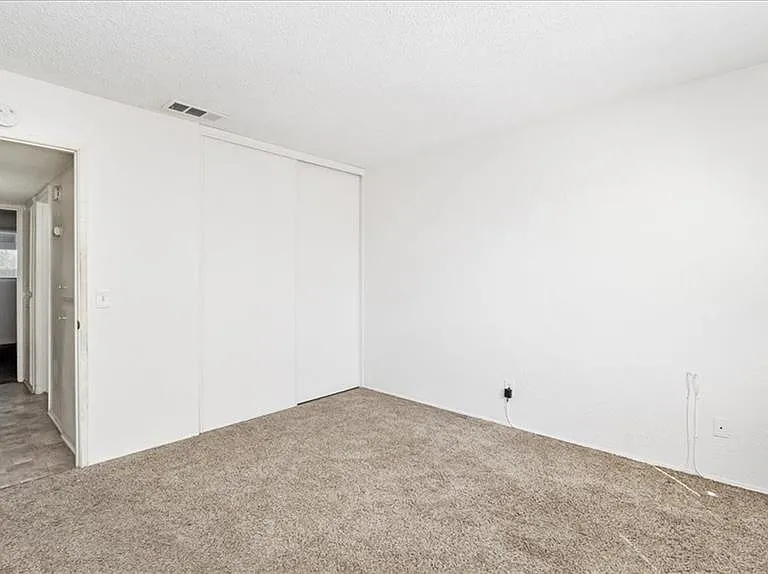 1995 Flores St — Photo 5