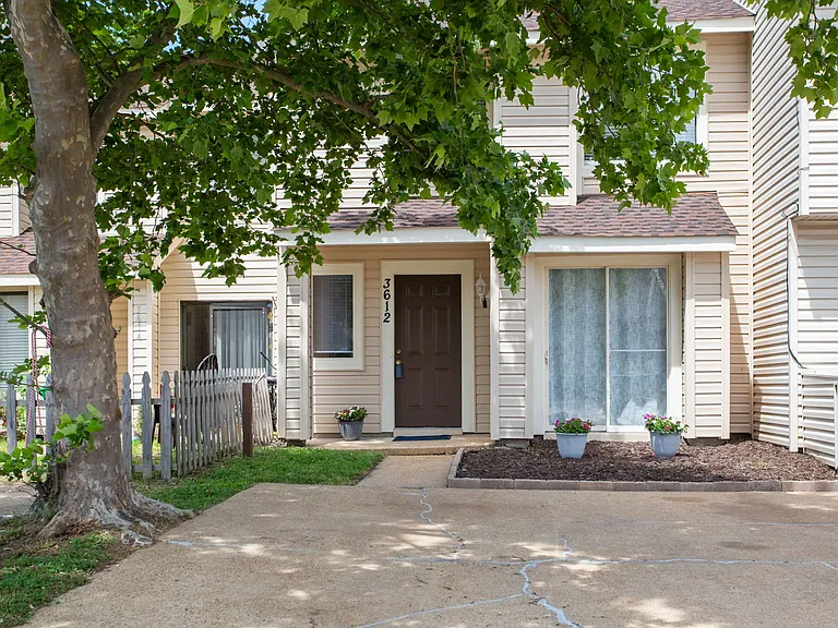 3612 Smokey Chamber Dr — Photo 1