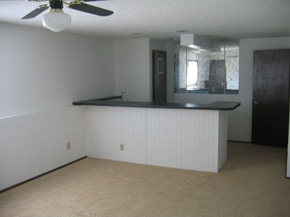 Family room with wet bar