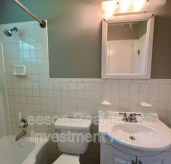 1101 James St — Photo 13