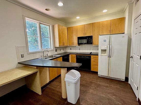 4th image of 401 10th St NW APT D211