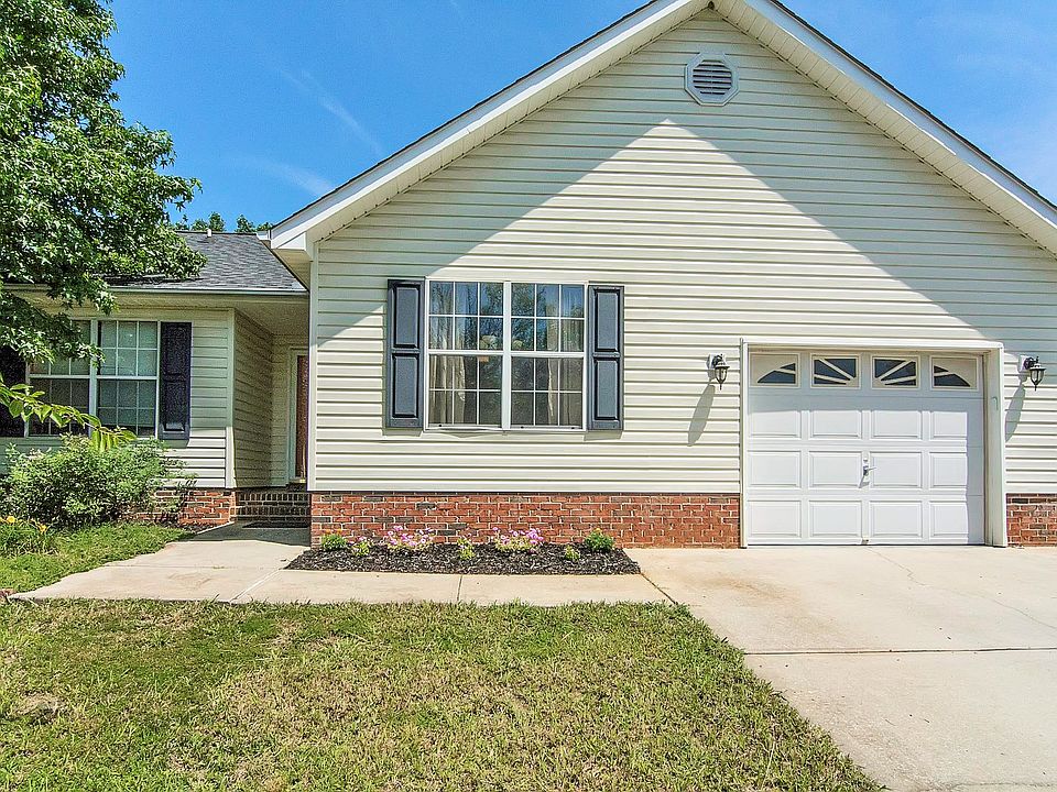 1st image of 32 Michell Dr
