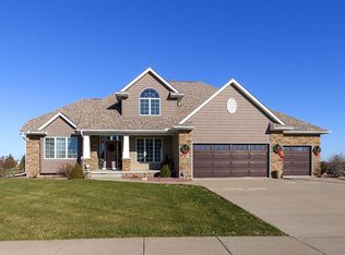 5657 Judge Rd, Bettendorf, IA 52722