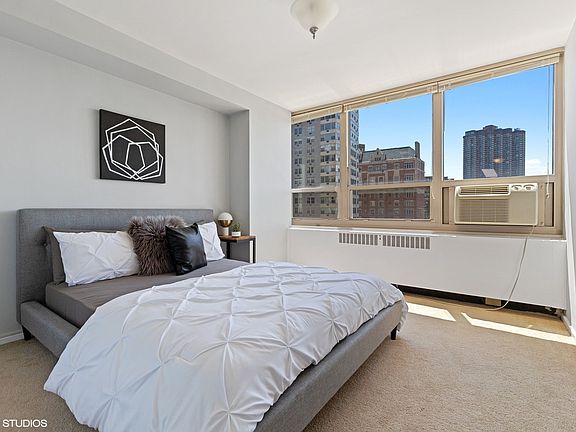 3rd image of 3950 N Lake Shore Dr APT 1319