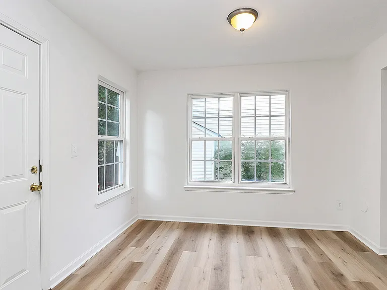 1215 McAllister Dr — Photo 15