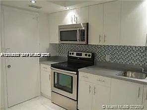 Fountainview Condo — Photo 2