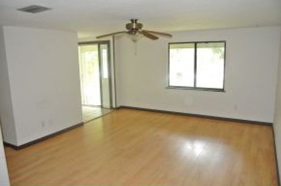 2nd image of 904 NE 13th Ave