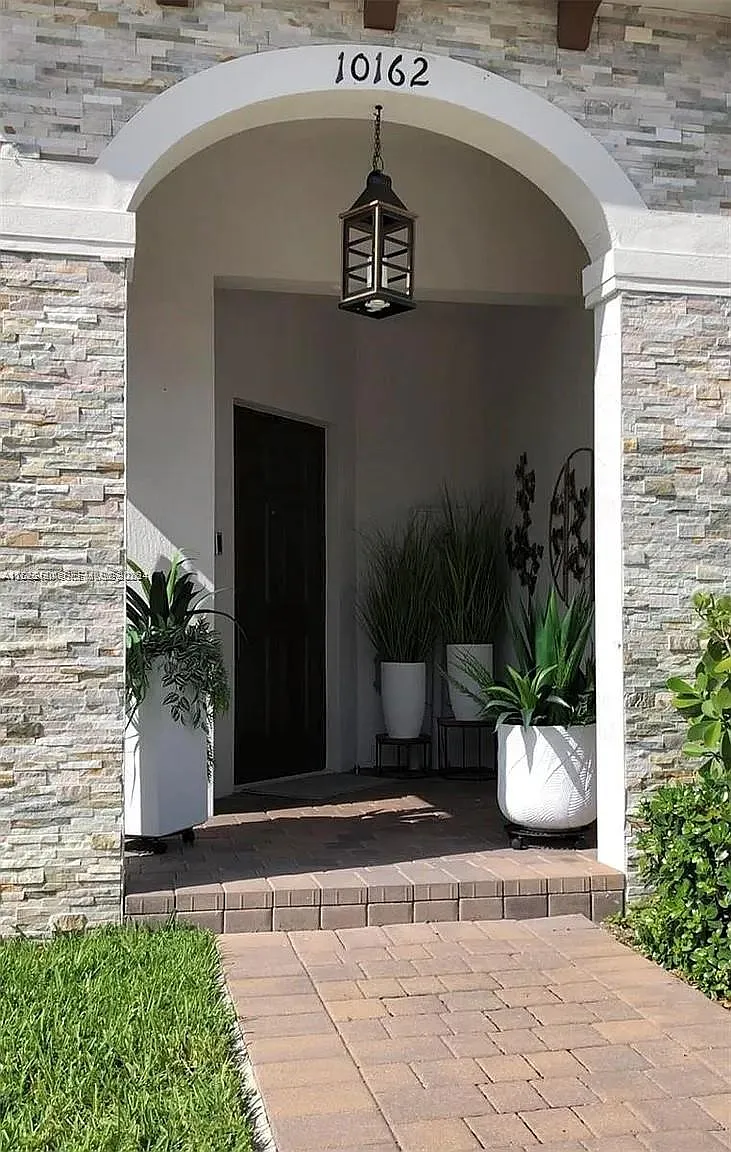 Enclave South Phase 2 — Photo 4