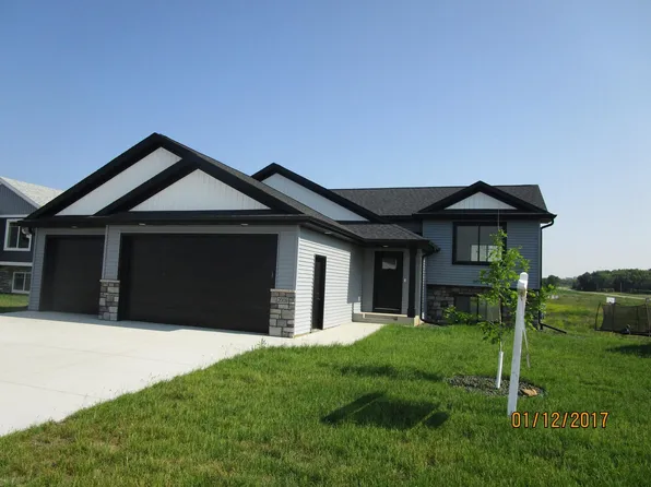 2009 Elk Run Dr SE, Pine Island, MN 55963