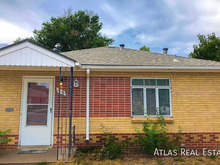 2435 S Corona St — Photo 16