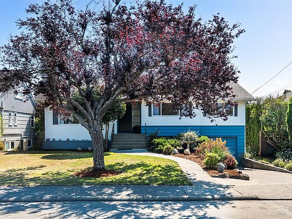 2nd image of 2667 Dunlevy St