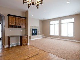 4th image of 133 W Honeysuckle Dr