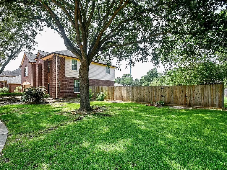 21610 Woodoak Ct — Photo 21