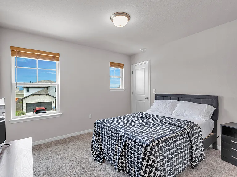 6401 Night Chinook Dr #1 — Photo 36