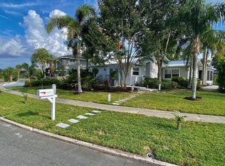 716 Hillcrest Dr, Bradenton, FL 34209
