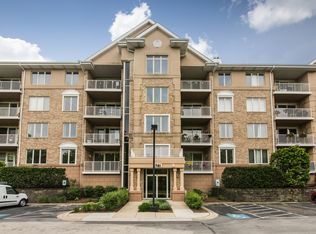 1761 Pavilion Way UNIT 402, Park Ridge, IL 60068