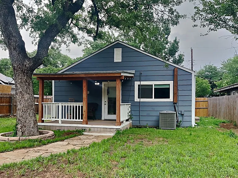 3025 Delaware Trl — Photo 11