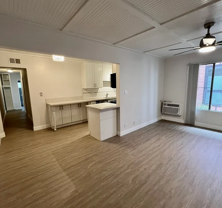 726 N Alfred St #6