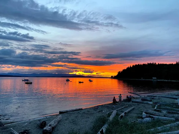 4715 SW Wildwood Pl, Seattle, WA 98136