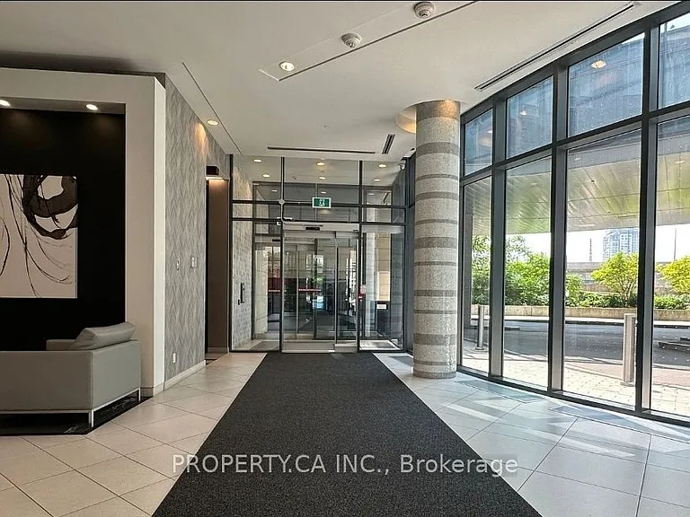 49 E Liberty St #1407 — Photo 4