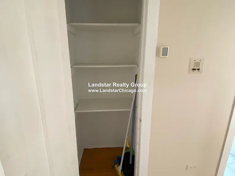 2835 W Cullom Ave #2 — Photo 4