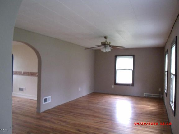 5th image of 120 E Douglas St