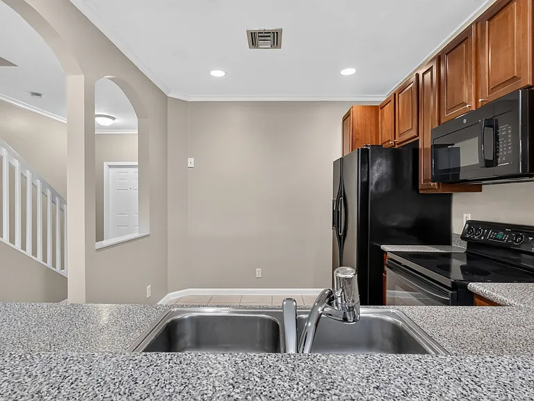 8103 Bellagio Ln — Photo 11