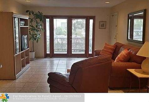4th image of 6361 Bay Club Dr APT 2