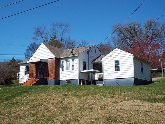 3rd image of 2435 Larkwood Ln