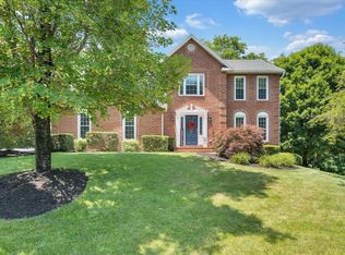 204 Apple Ln, Roanoke, VA 24019