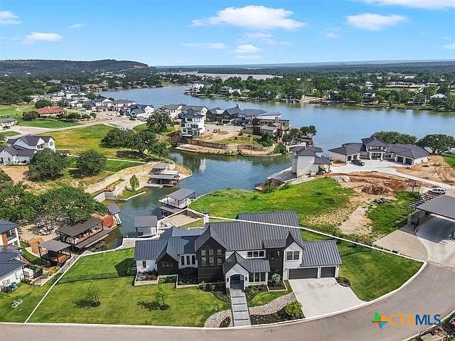 THE GREAT ESTATES グリニッチ 117 Legendary Estates Dr, Burnet, TX 78639 | Zillow