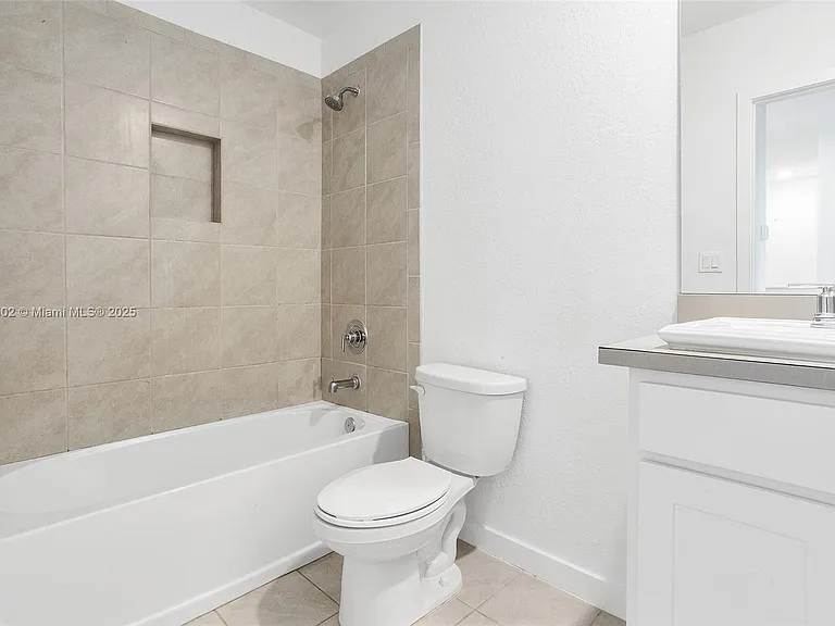 1363 NW 208th Ter — Photo 13