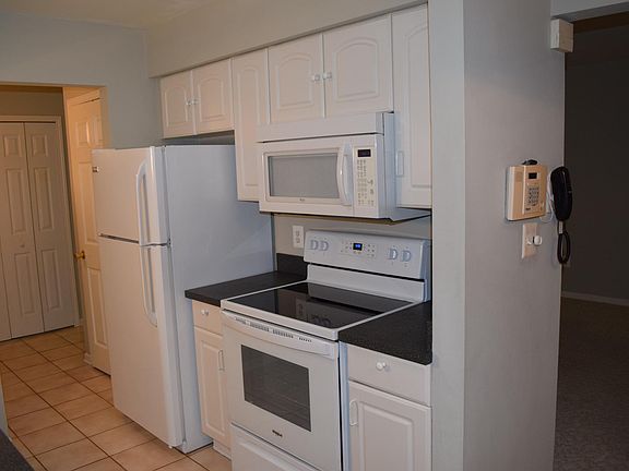 3rd image of 24503 Olde Orchard St