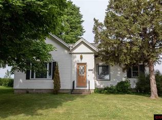 1204 3rd Ave SW, Wells, MN 56097