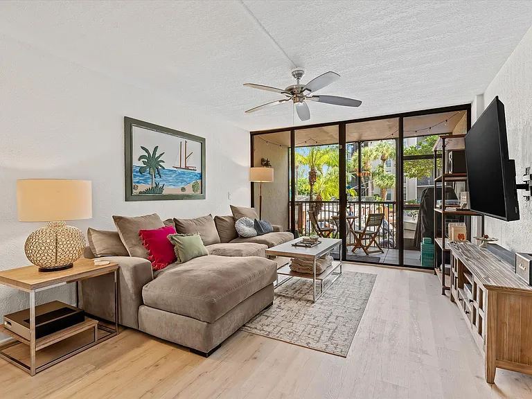 21 Royal Palm Way #1050 — Photo 10