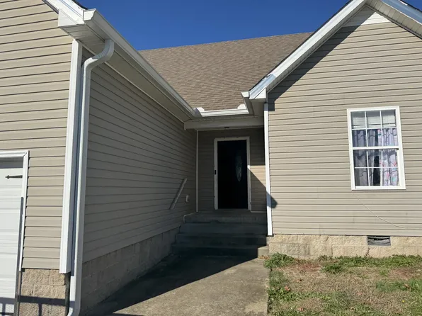 527 Fox Trot Dr, Clarksville, TN 37042