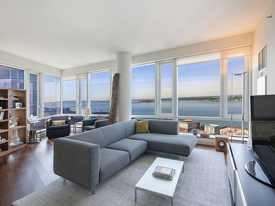 1st image of 70 Little St W Unit 16E