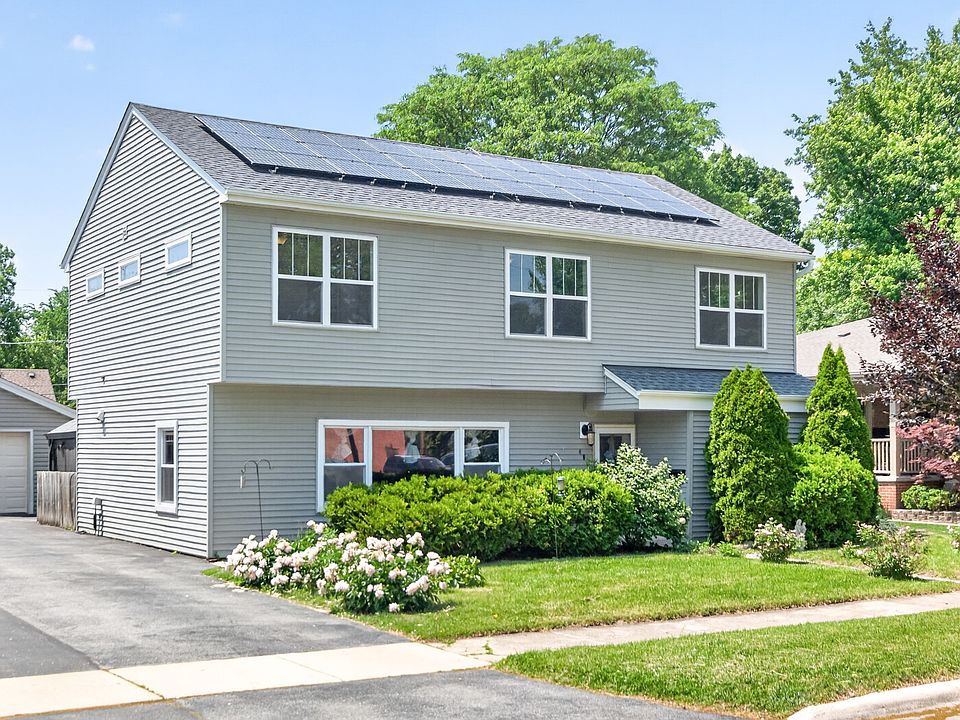 1st image of 402 S Ahrens Ave
