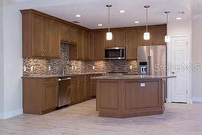 5th image of 813 Date Palm Ln