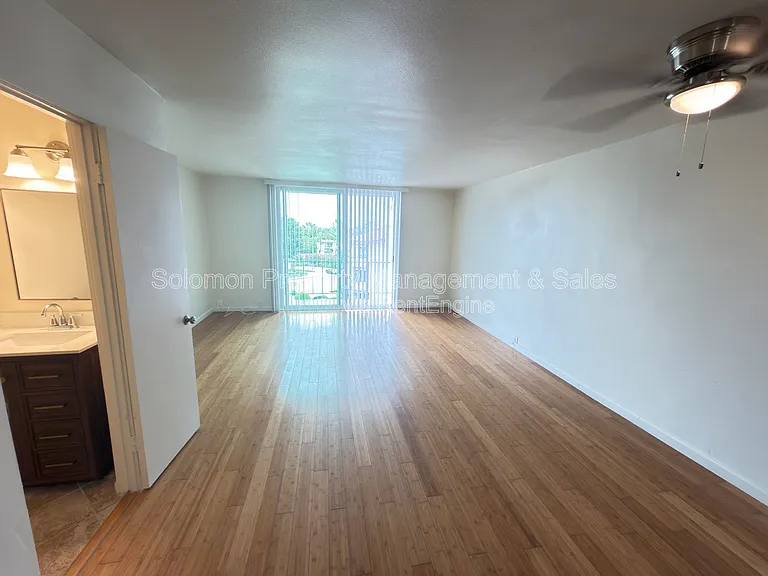 4477 Mentone St #202 — Photo 6