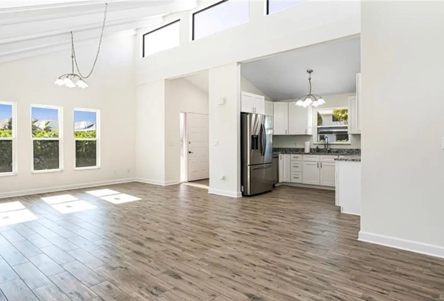 17020 Golfside Cir — Photo 4