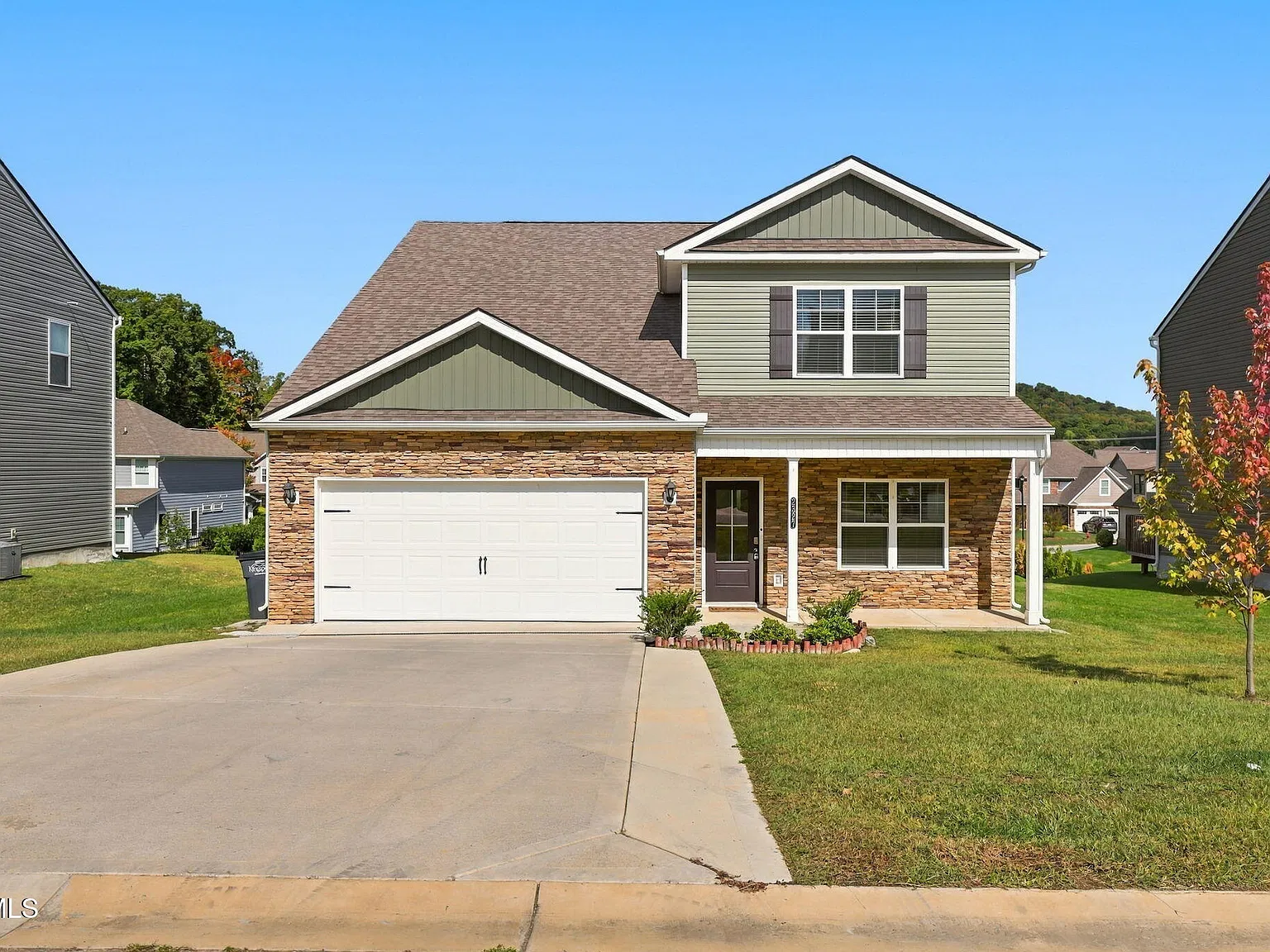 5 bed, 3.5 bath, 2618 sqft, $2,850 — Photo 1