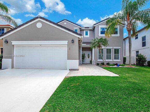 3rd image of 589 Carrington Dr