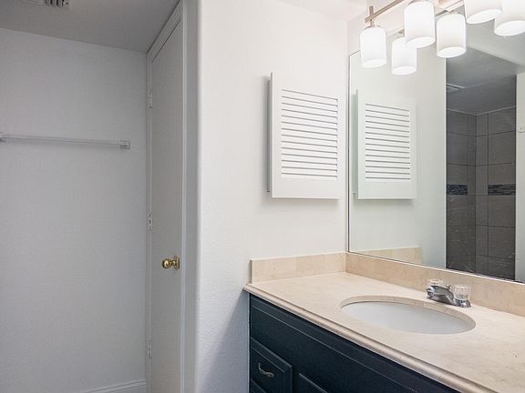 4th image of 792 Castle Valley Blvd APT B