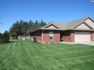 2901 Dickens Dr, Hutchinson, KS 67502