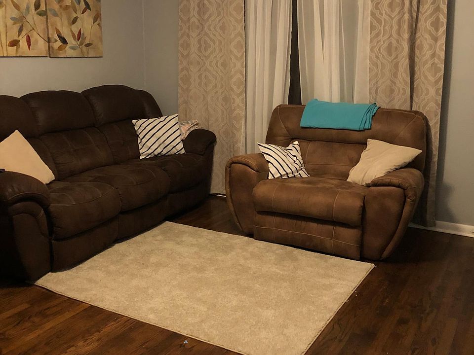 2nd image of 8904 W 80th St