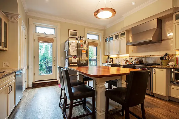 Rented by Douglas Elliman | media 7