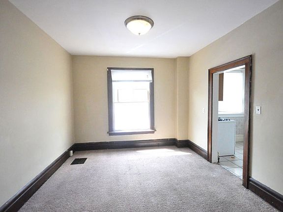 3rd image of 173-177 E 11th Ave #173