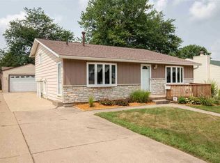 2640 N Gayman Ave, Davenport, IA 52804
