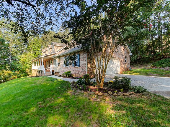 2nd image of 241 Quail Hollow Ln